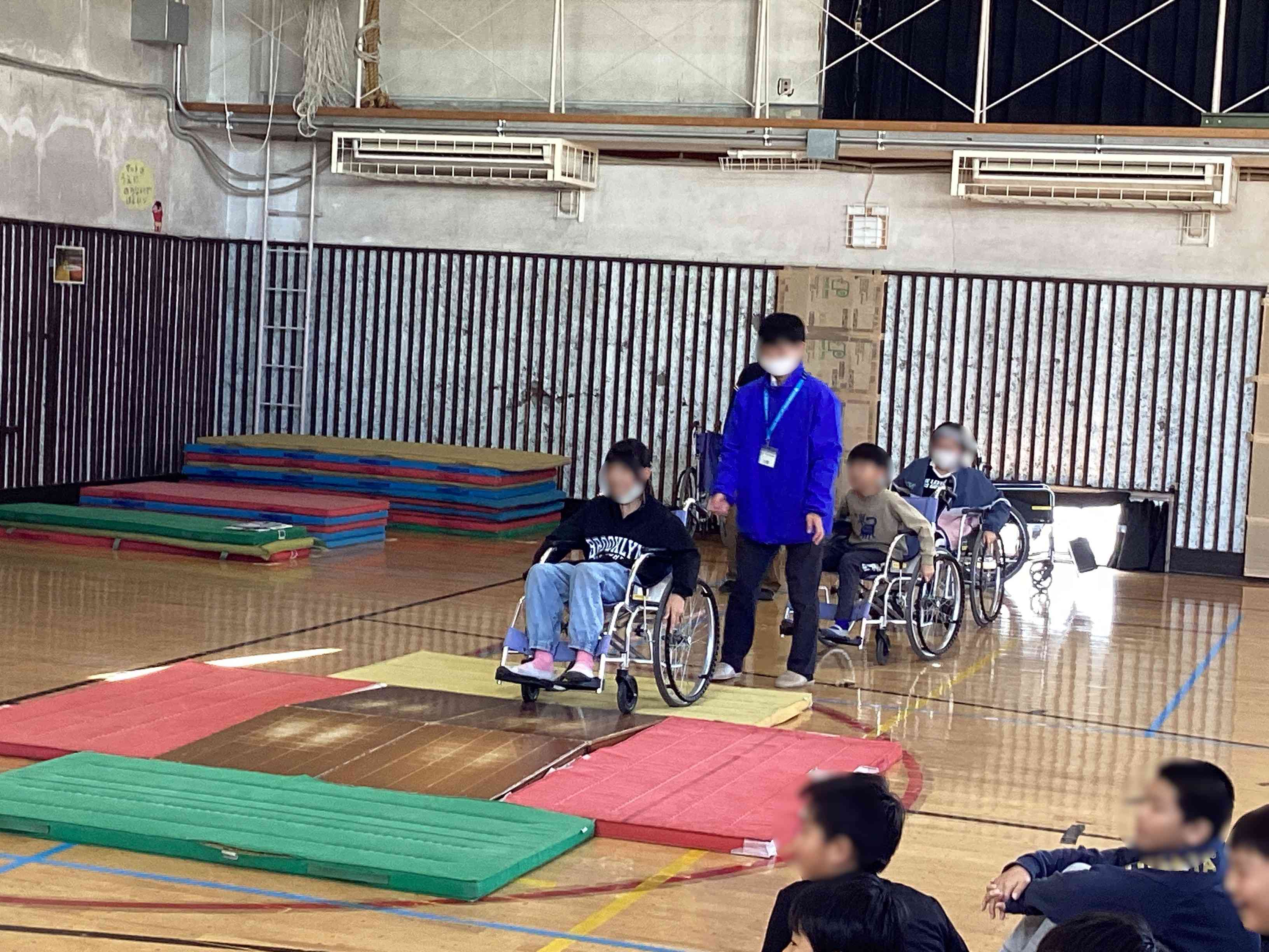 20251128_04_点字車いす_03